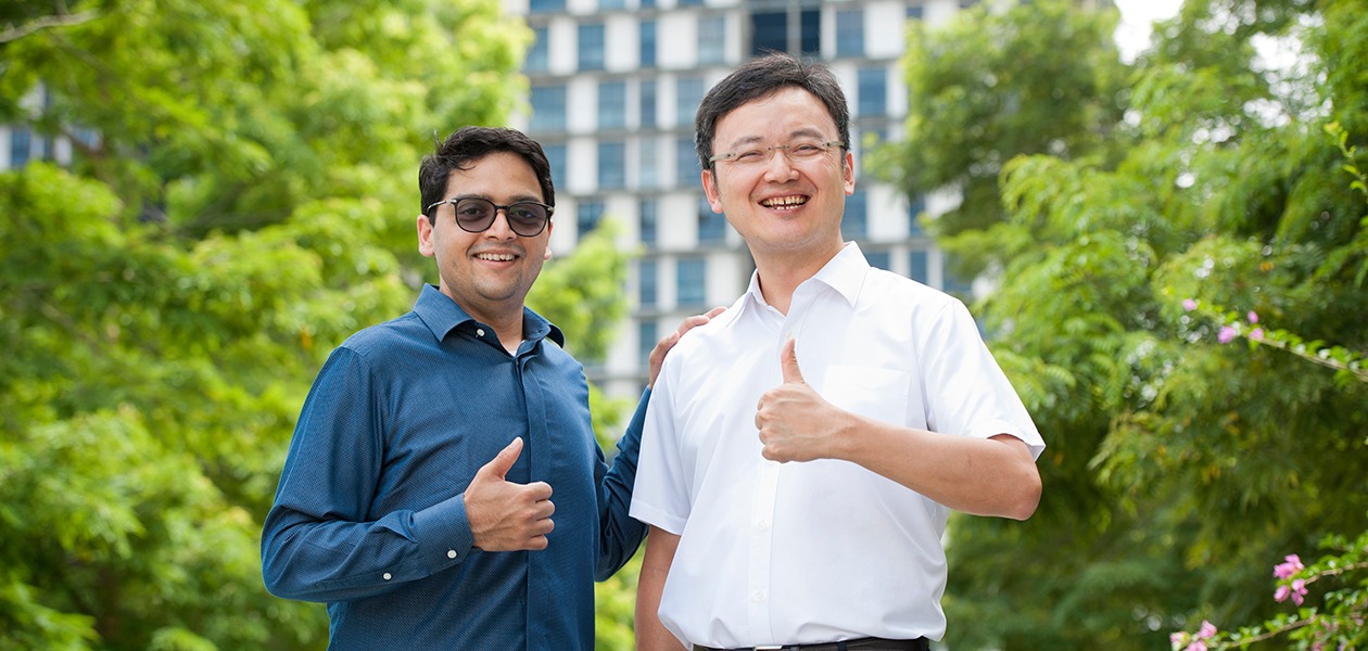 GIIAVA’s Technical Director, Dr Yashodhan Bhawe (left), and Associate Professor Yang Kun-Lin (right) 